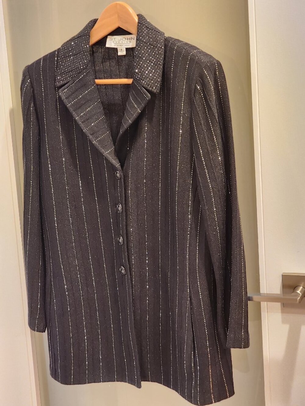 Excellent!!| US 8| ST JOHN: Black Elegant Shimmer Lightweight Blazer - Picture 14 of 16